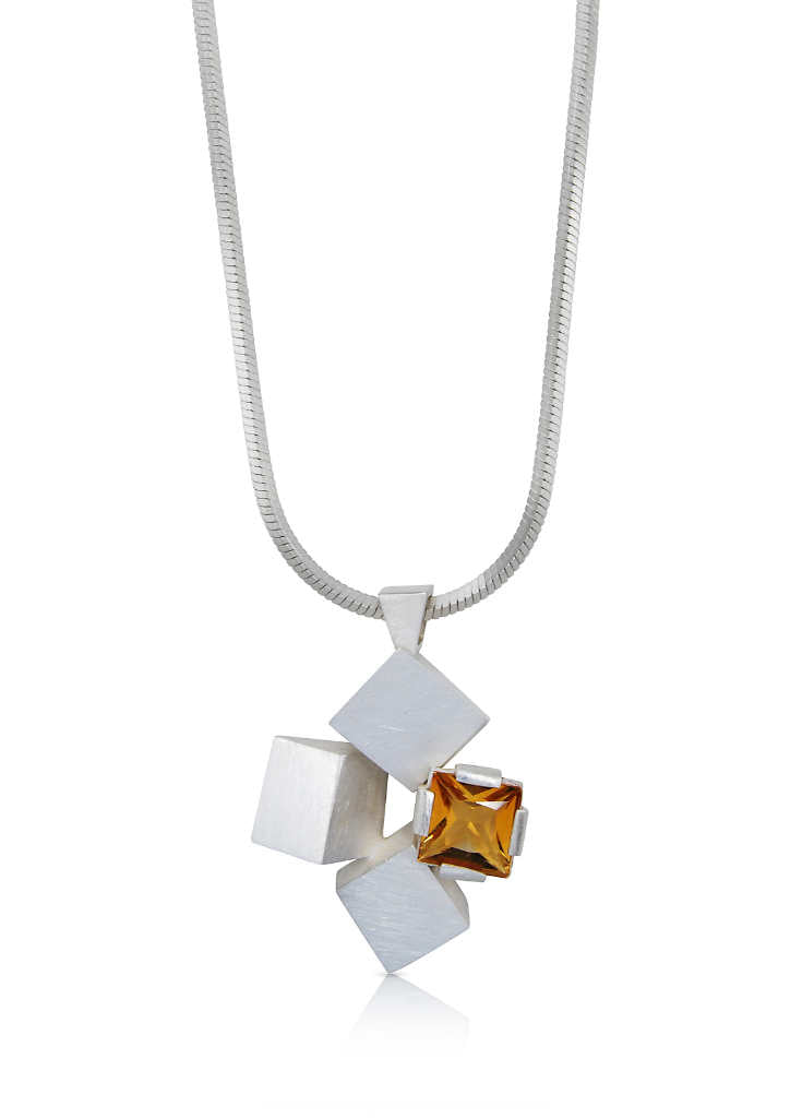 Regine Schwarzer - 3 cubes pendant